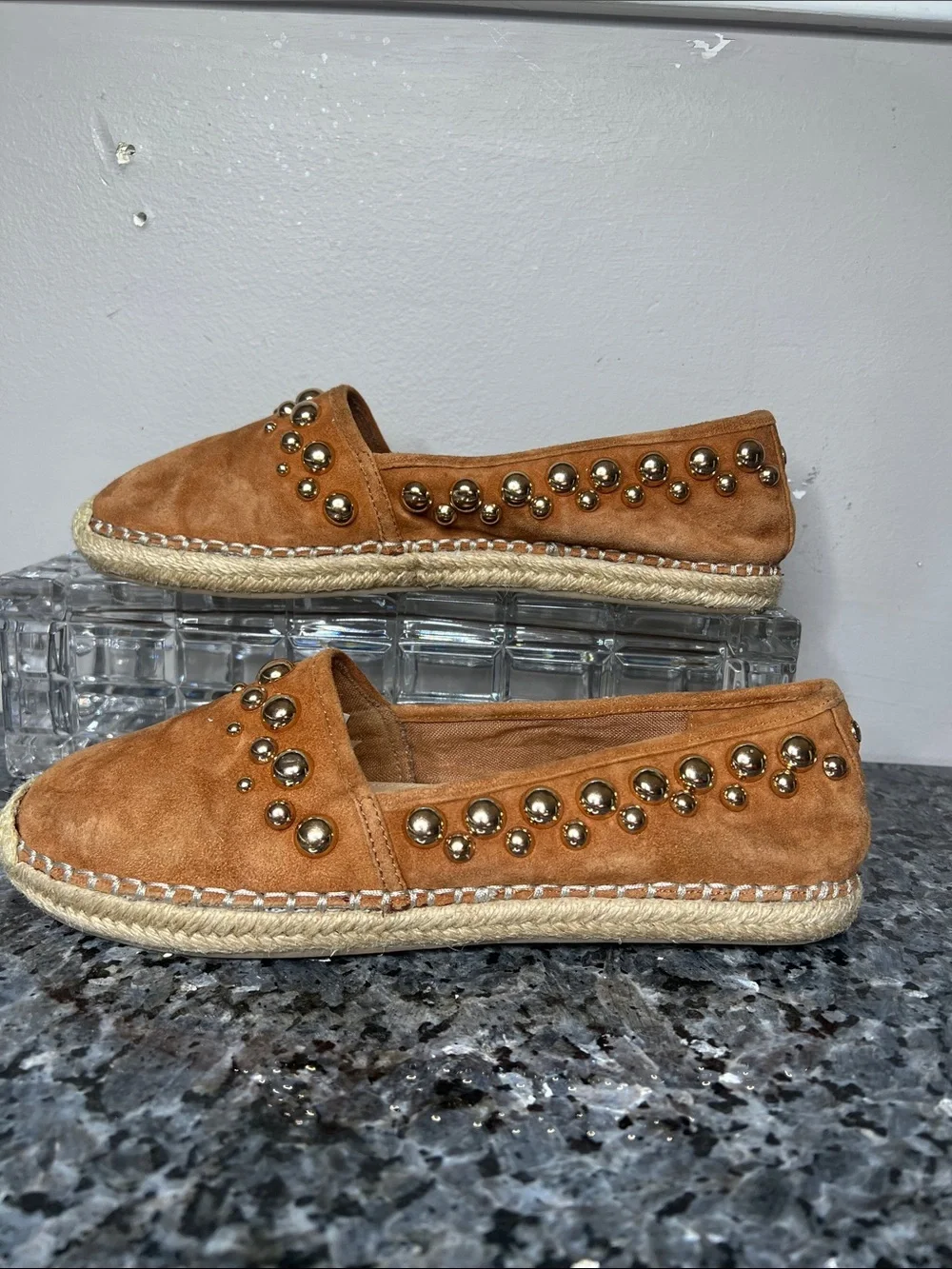 Brian Atwood Sz 8 B-Eli Tan Suede Espadrille Slip On Flats w/Goldtone Grommets